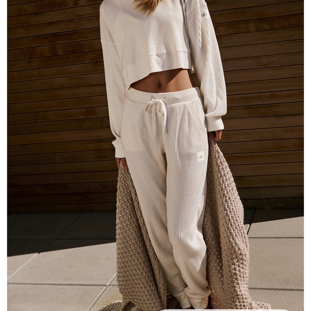 ALO Yoga Cream Ribbed Track Pants